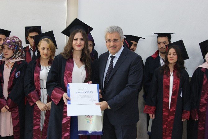 Omü Adalet Myo’da Mezuniyet Sevinci