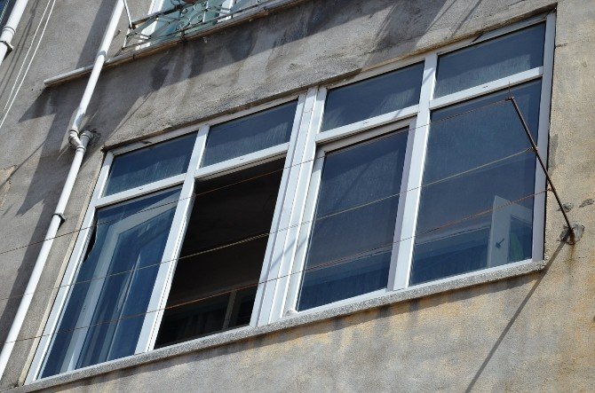 Elektrik Kontağı Yangın Çıkardı