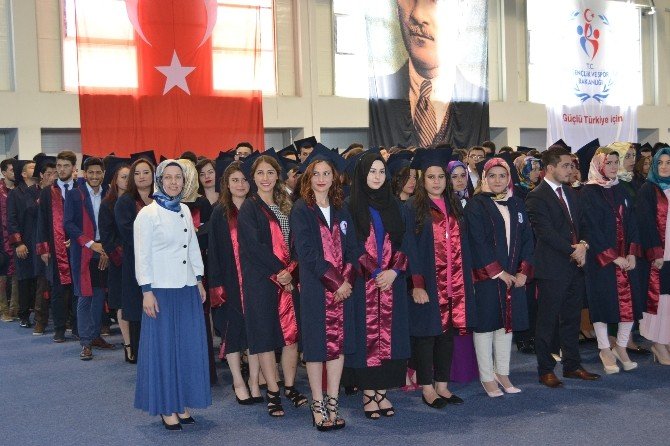 Alaçam Posta Ve Lojistik Myo’da Mezuniyet Töreni