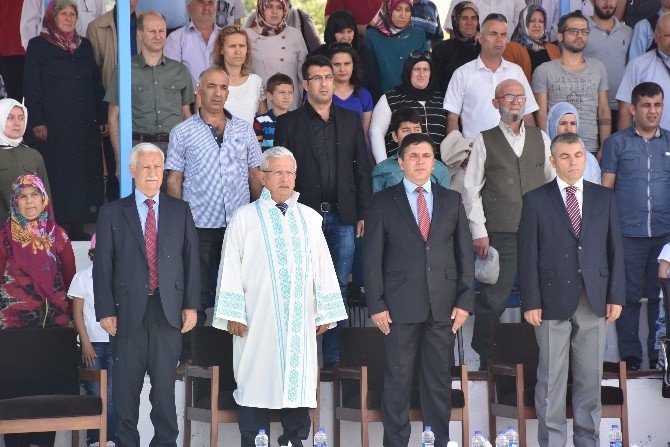 Dursunbey Myo’da Mezuniyet Coşkusu
