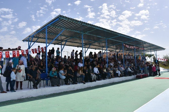 Dursunbey Myo’da Mezuniyet Coşkusu