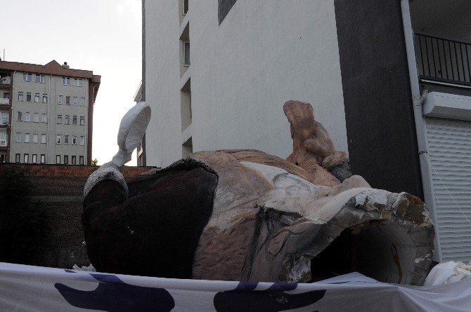 Türkiye’nin En Büyük Strafordan Nasrettin Hoca Heykeli Eskişehir’de Yükseliyor