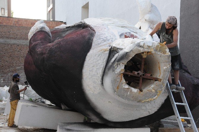 Türkiye’nin En Büyük Strafordan Nasrettin Hoca Heykeli Eskişehir’de Yükseliyor