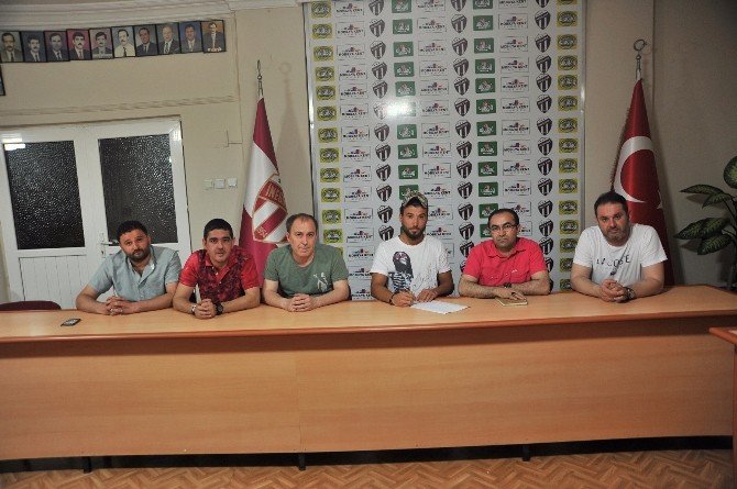 İnegölspor’da Dışta İlk İmza Recep Yılmaz’dan