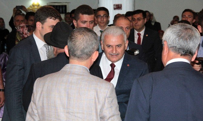 Başbakan Yıldırım, Erzincan’da Kanaat Önderleri Ve Stk Temsilcileriyle Bir Araya Geldi