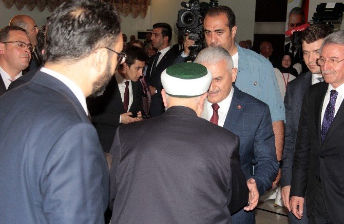 Başbakan Yıldırım, Erzincan’da Kanaat Önderleri Ve Stk Temsilcileriyle Bir Araya Geldi