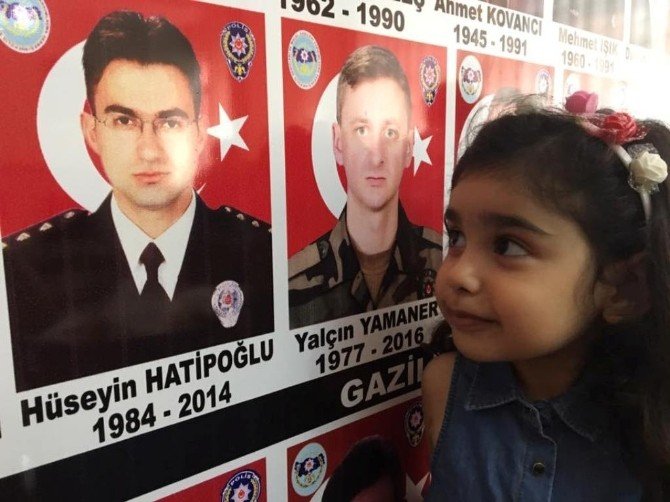 Şehit Babasını Görevde Biliyor