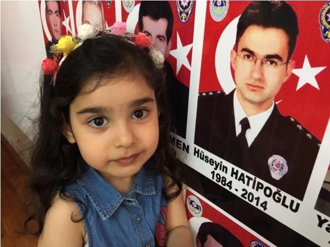 Şehit Babasını Görevde Biliyor