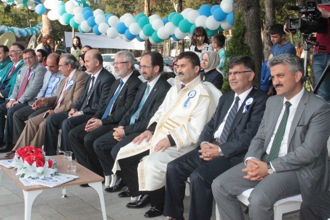 Btü İlk Mezunlarını Verdi