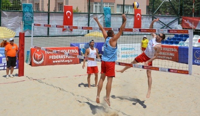 Nilüfer’de Plaj Voleybolu Heyecanı Sürüyor