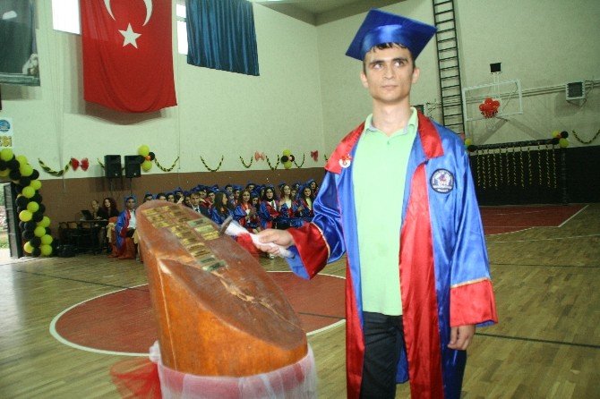 Devrek Hamidiye Anadolu Lisesi’nde Mezuniyet Töreni