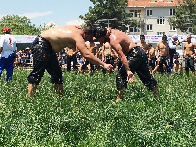 Er Meydanı Umurbey’de Kuruldu