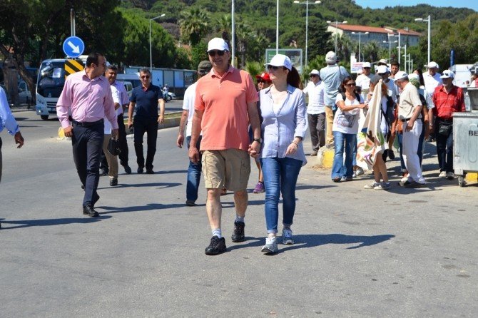 Ayvalık’ta Çevreciler Balık Çiftlikleri İçin Yürüdü