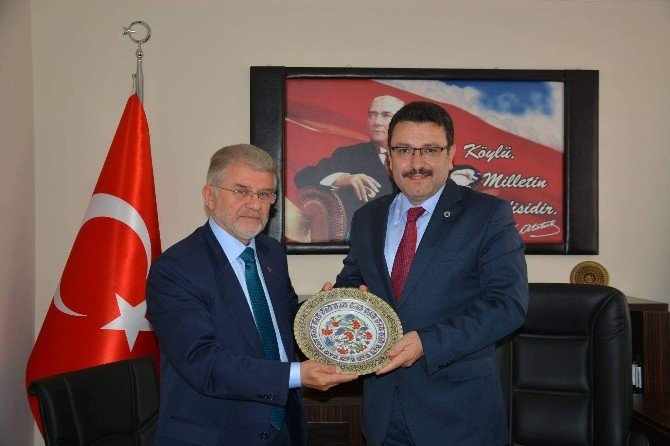 Ortahisar Belediye Başkanı Av. Ahmet Metin Genç, Ortahisar Ziraat Odası’nı Ziyaret Etti.