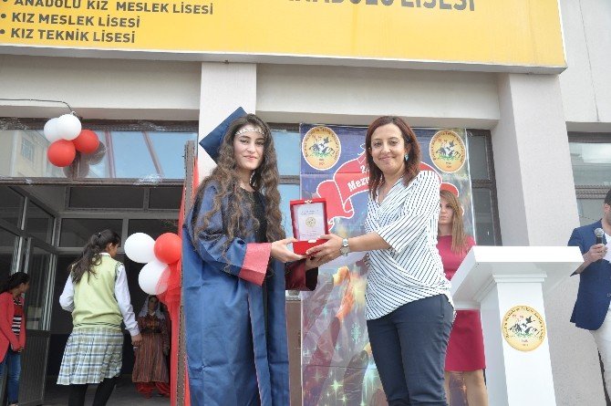 Bulanık’ta Mezuniyet Coşkusu