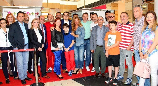 ’Bir Spor Spikerinin Biriktirdikleri’ Sergisi Açıldı