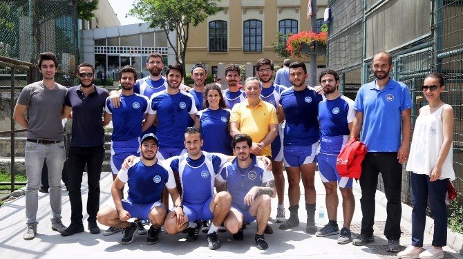 Haliç’e Kürekler İndi, Üniversite Ve Kulüpler Kıyasıya Yarıştı