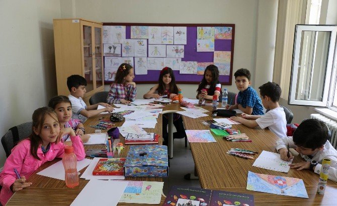 Minik Öğrenciler Kendi Hikaye Kitaplarını Yazdılar