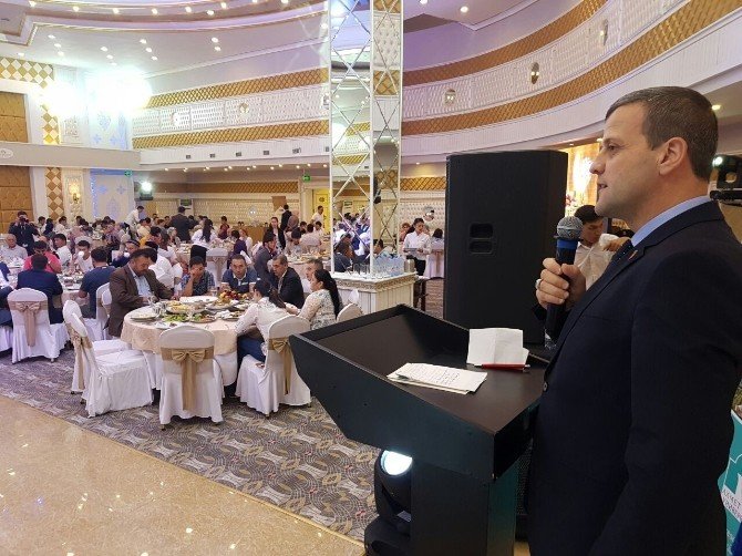 Ahmet Yesevi Üniversitesinden İlk İftar Ata Toprakları Kazakistan’da