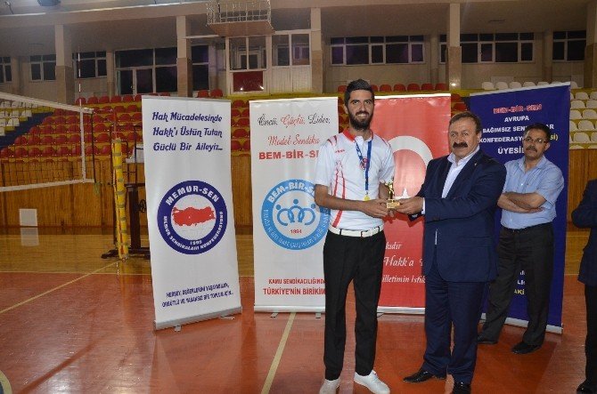 Tokat’ta Birimler Arası Voleybol Turnuvası