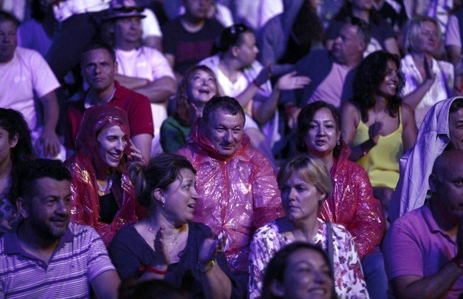 Expo 2016’da Simply Red Coşkusu Yaşandı