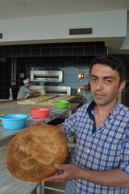 Ramazan Pidesi Trabzon’da Fındıklı Çıkıyor
