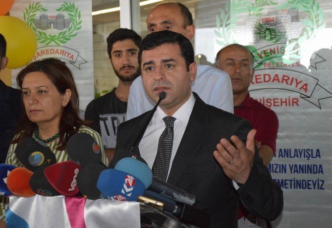 Hdp Eş Genel Başkanı Selahattin Demirtaş: