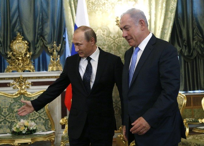 Putin, Netanyahu İle Görüştü