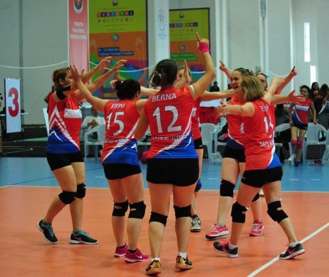 Voleybolda Üçüncülük Kupası Ento Kbb’nin Oldu