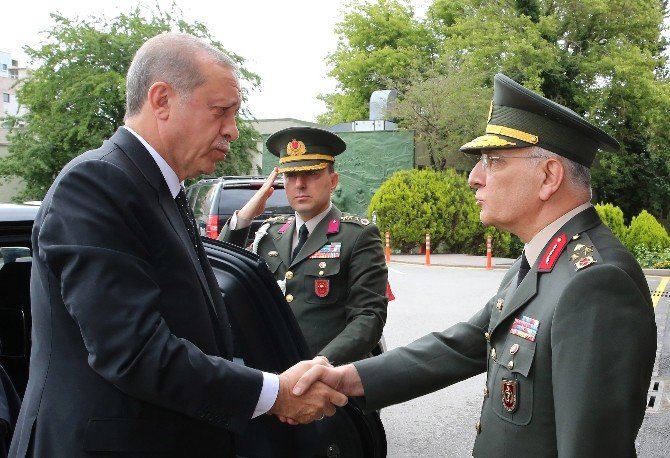 Cumhurbaşkanı Erdoğan, Gata’da Yaralı Binbaşıyı Ziyaret Etti
