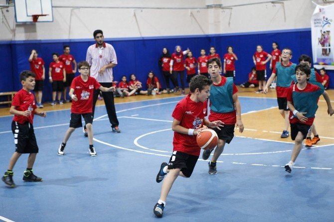 Ücretsiz Spor Okulları 2015-2016 Dönemini Turnuva İle Tamamladı