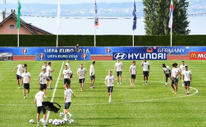 Avrupa’da Futbol Heyecanı Başlıyor
