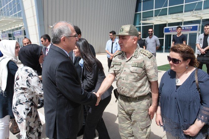 Mardin’in Yeni Valisi Mustafa Yaman Görevine Başladı
