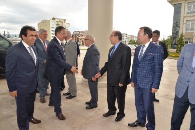 Bakan Özhaseki, Kocaeli’de Ziyaretlerde Bulundu