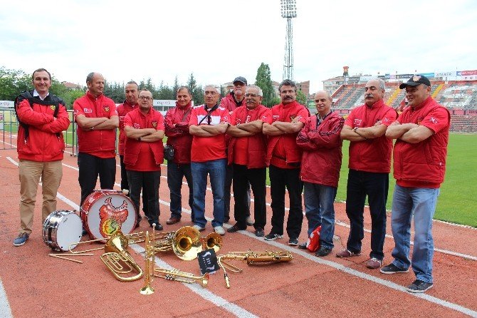 Bando Es-es’ten A Milliler İçin Beste