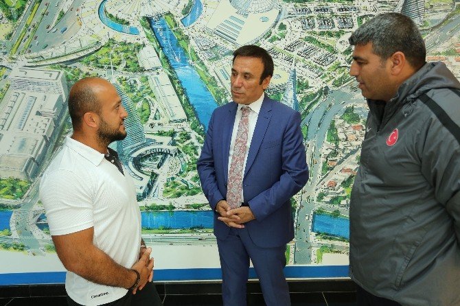 Canikli Milli Sporcu Madalya Peşinde