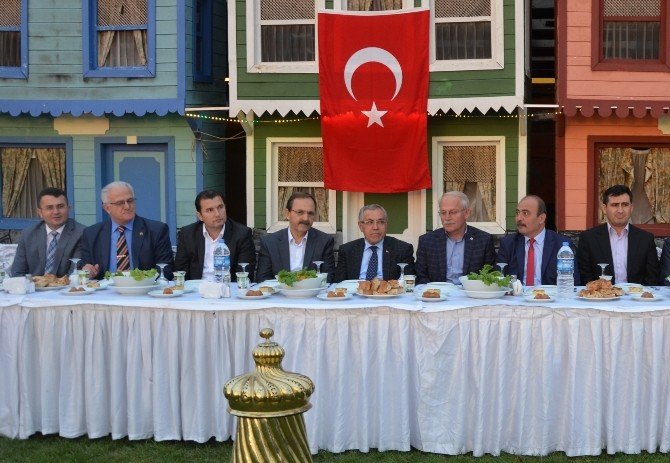 Şehit Aileleri İftar Yemeğinde Buluştu