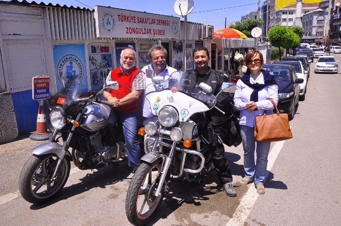 Türkiye’yi Gezerek Engellilerin Sorunlarını Anlatıyor