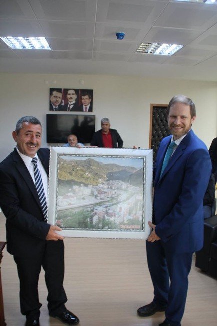Abd Konsolosundan ‘New Yağlıdere’ye Ziyaret