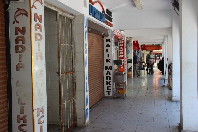 Balıkçılar Kepenk Kapattı