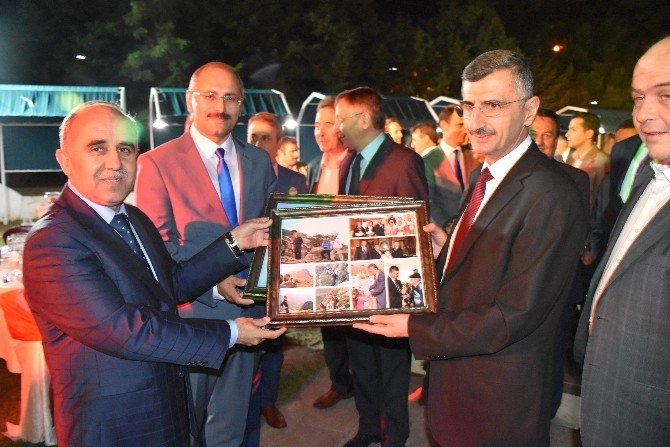 Vali Bektaş’a Veda Programı Düzenlendi