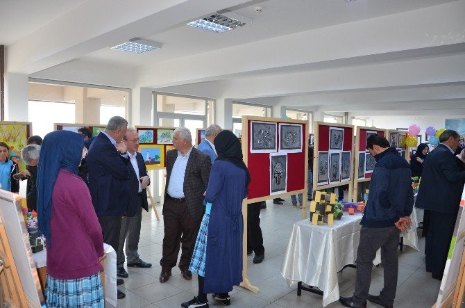 Of İmam Hatip Ortaokulu’ndan Resim Sergisi
