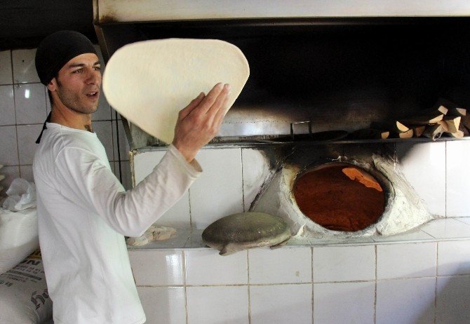 Mülteci Fırınlarında Ramazan Bereketi