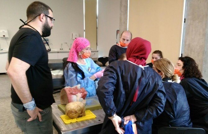 Medikal Estetik Hekimlerine Kadavralı Eğitim