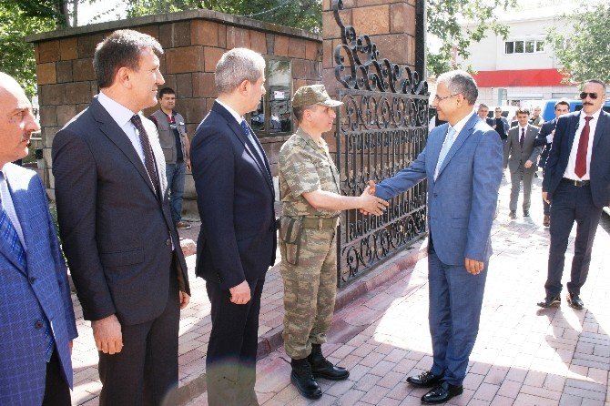 Iğdır’a Atanan Vali Alpman Görevine Başladı