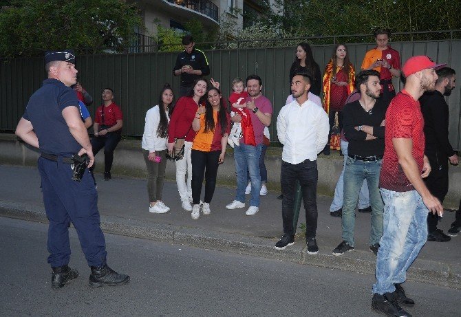 A Milli Futbol Takımı Paris’e Geldi