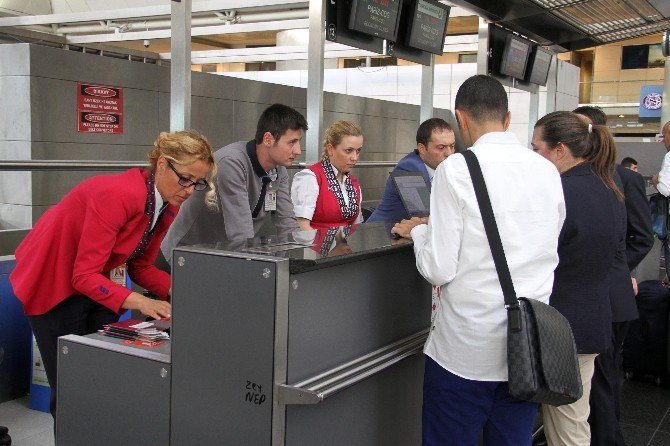Türk Taraftarlardan Fransa’ya Çıkartma