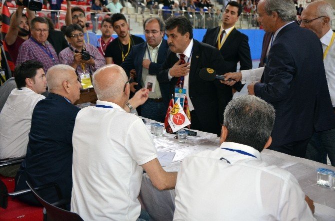 Eskişehirspor’da Olaylı Mali Kongre