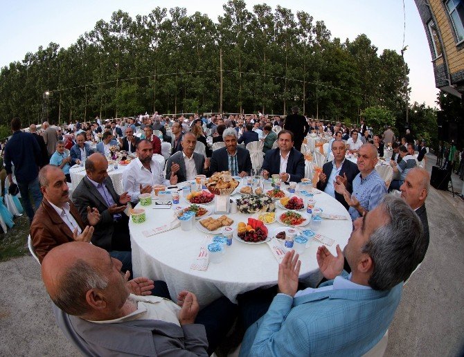 Böyle Olur Vekil İftarı
