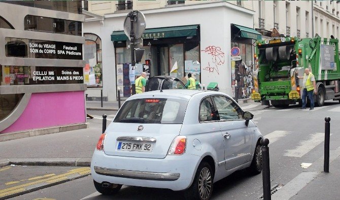 Paris’te Çöp Yığınları Oluştu, Belediye Harekete Geçti